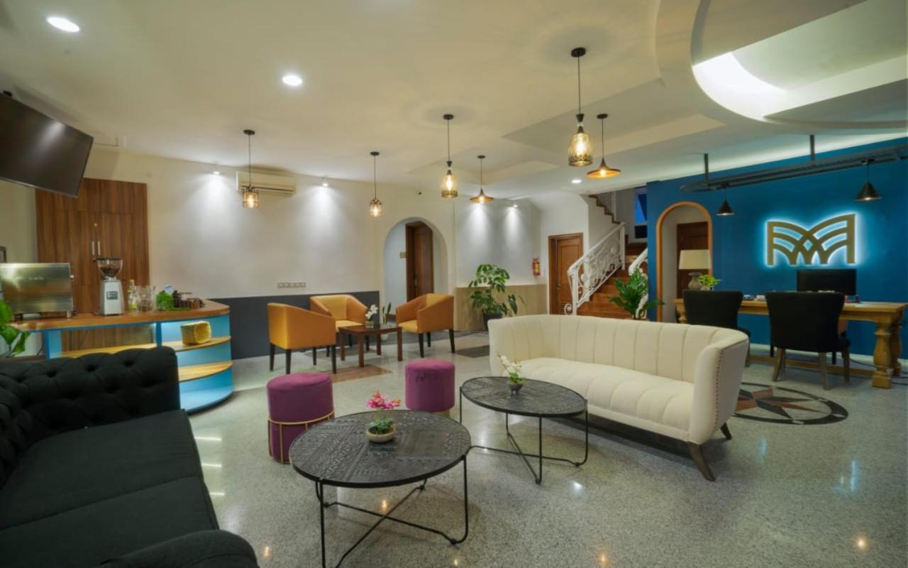 Madina Inn Yogyakarta Exterior photo