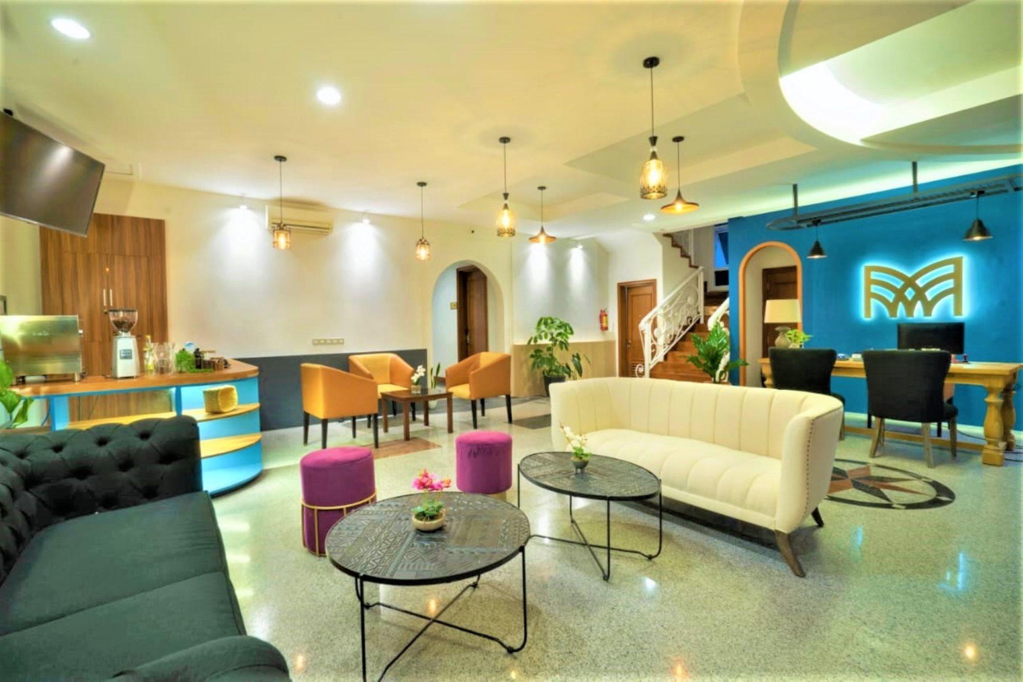 Madina Inn Yogyakarta Exterior photo