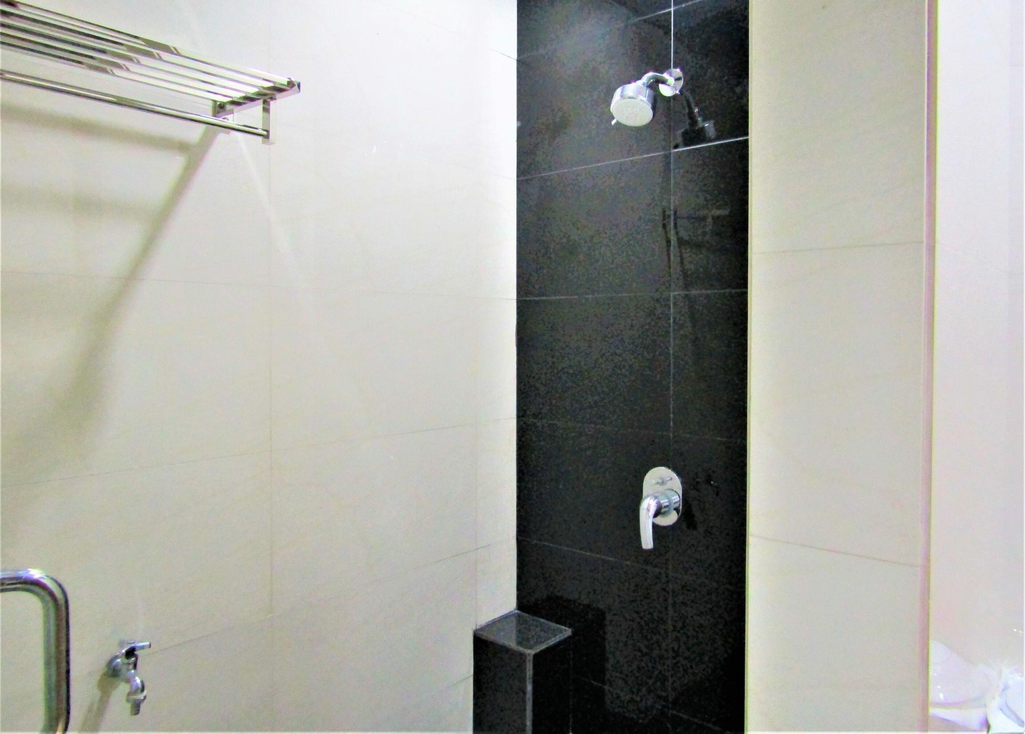 Madina Inn Yogyakarta Exterior photo